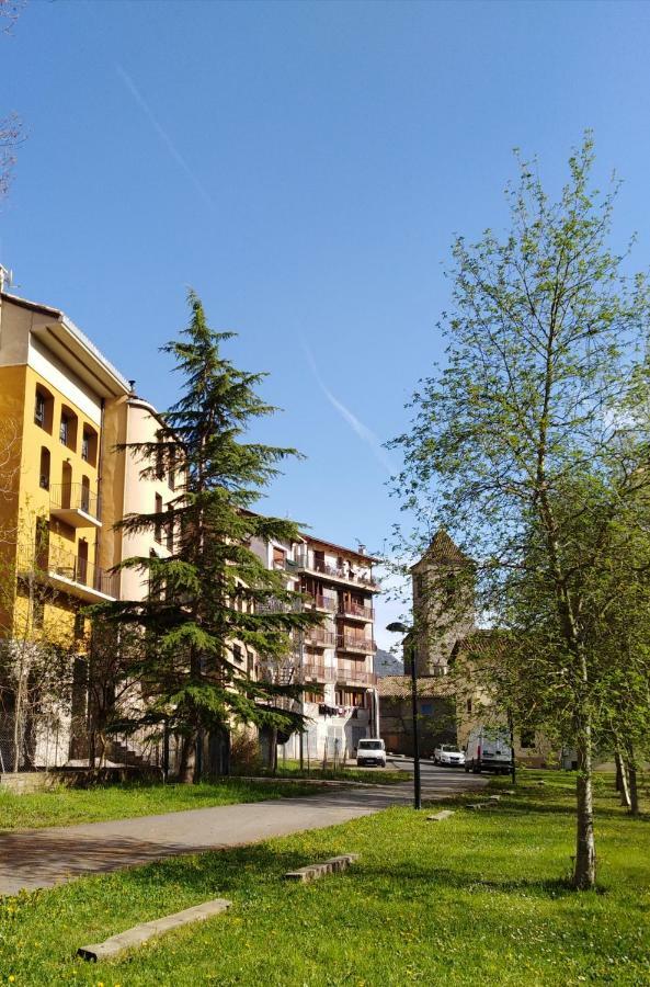 Ca De Geraldine Apartment El Pont de Suert Bagian luar foto